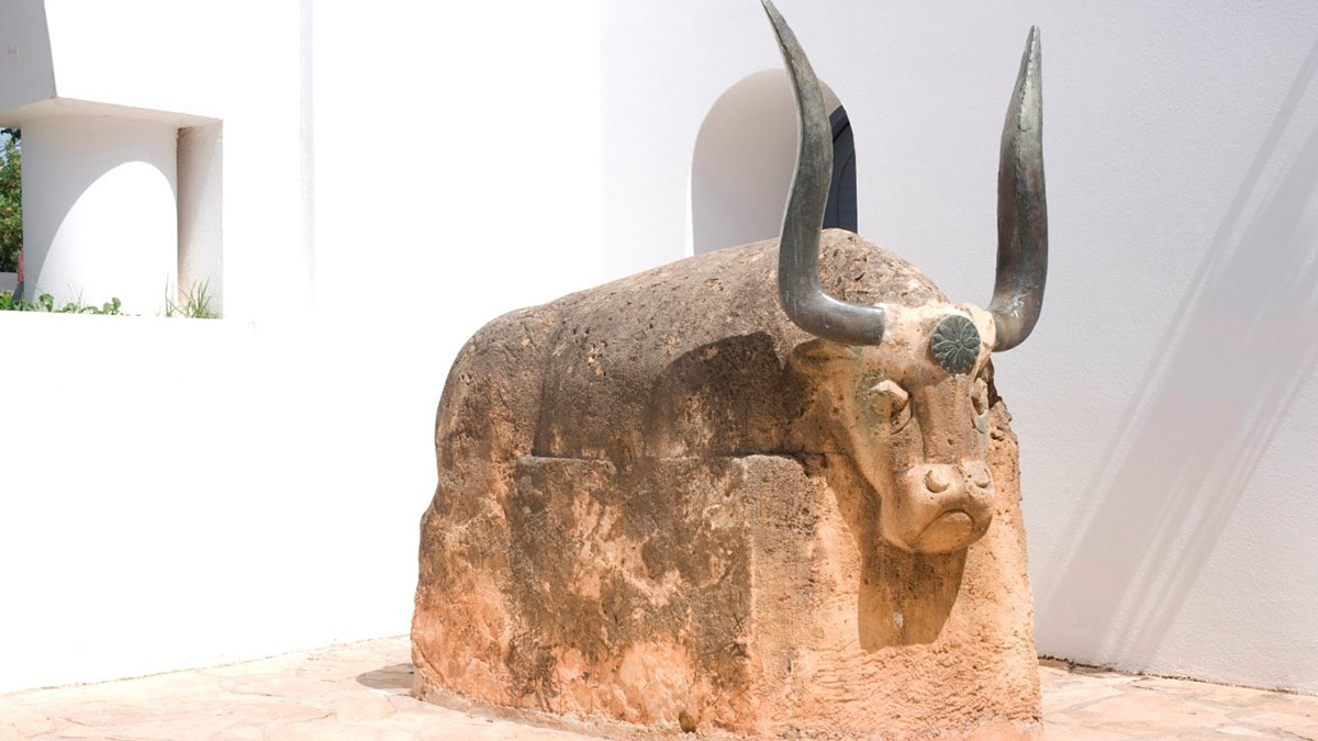 Minos Beach Art Hotel